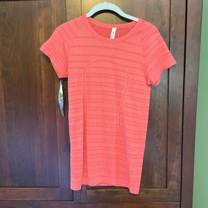 Lululemon workout top